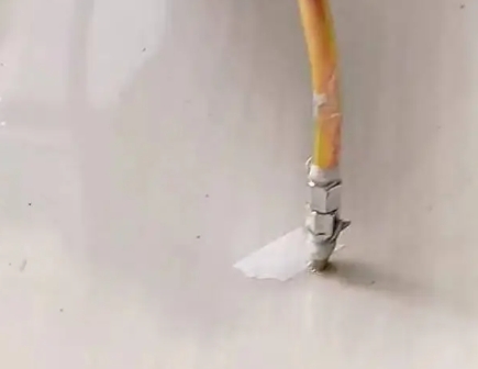 偃师瓷砖空鼓维修公司专业解答在瓷砖铺贴过程中，如果使用的砂料过粗（如全部使用了粗砂），可能会导致以下问题